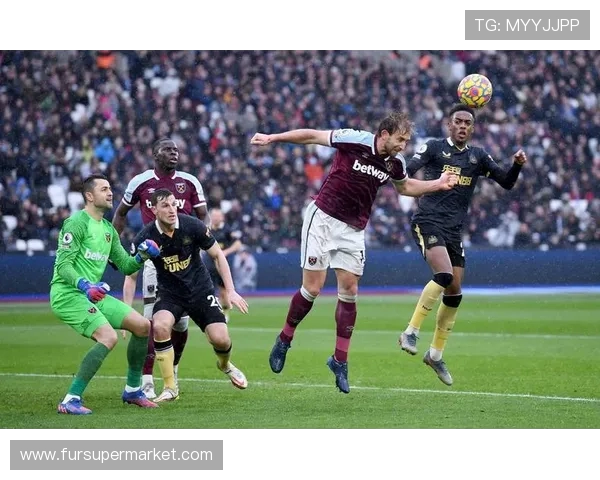 热刺主场迎战西汉姆联 季前热身赛激烈对决期待精彩呈现 热刺主场迎战西汉姆联 季前热身赛激烈对决期待精彩呈现