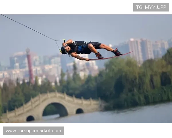 成都极限运动队在世界街舞大赛中以61分稳居积分榜首位