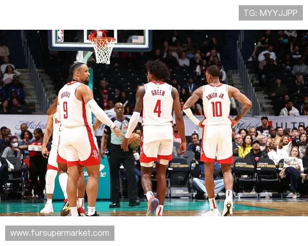 火箭对阵马刺焦点战分析:双星对决与球队未来走势解析 火箭对阵马刺焦点战分析:双星对决与球队未来走势解析