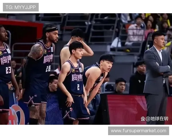 CBA激战山东队迎战南京同曦队争夺季后赛席位精彩对决即将上演